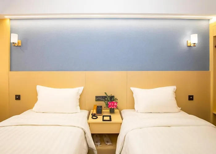 Fu Hua Hotel 3*
